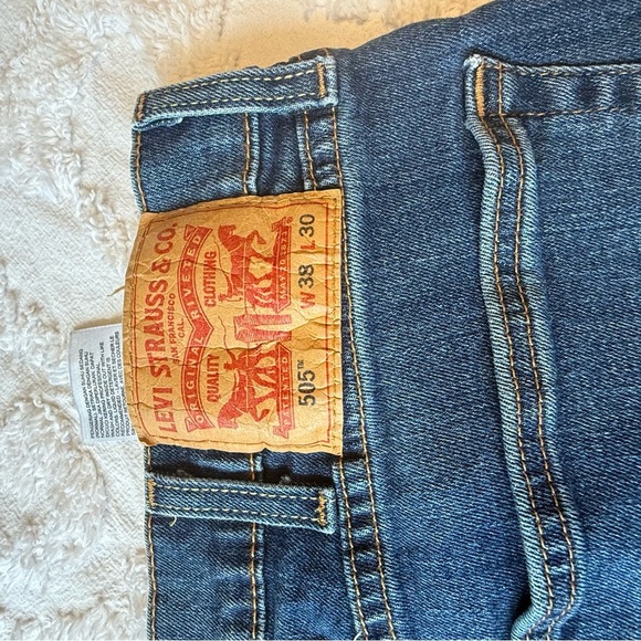 Levi's Men's Straight Jeans in Deep Blue Size 38/30 - Picture 3 of 6
